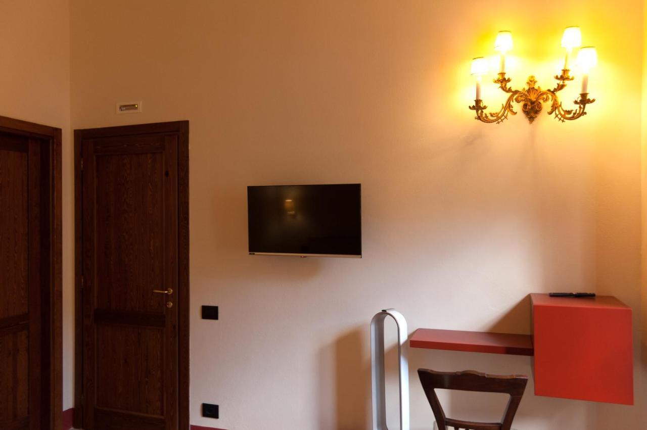 Palazzo Benucci Acomodação com café da manhã San Gimignano Exterior foto