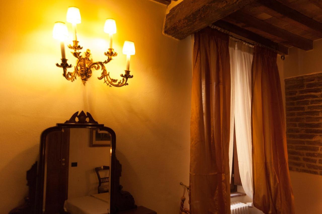 Palazzo Benucci Acomodação com café da manhã San Gimignano Exterior foto