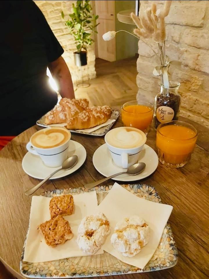Palazzo Benucci Acomodação com café da manhã San Gimignano Exterior foto